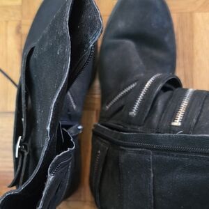 Black Leather Ankle Boots with Zipper Detail